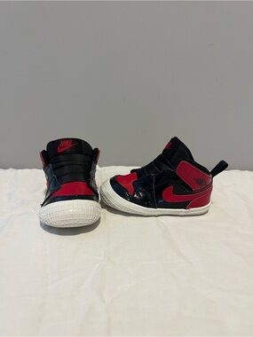 Nike Air Jordan 1 Crib Bootie Infant Baby Boy Red/Black Crib Shoes~~Size 4 C